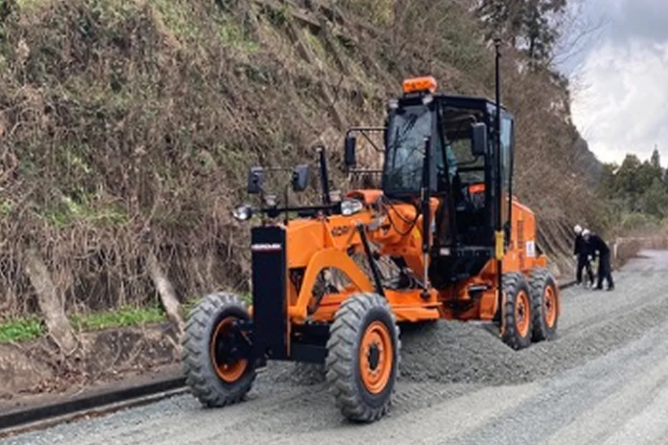 熟練の技術を継承し、進化させるICTモーターグレーダーの力