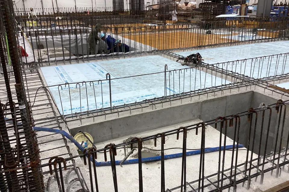 地盤改良と湧水対策を両立させる工法選択