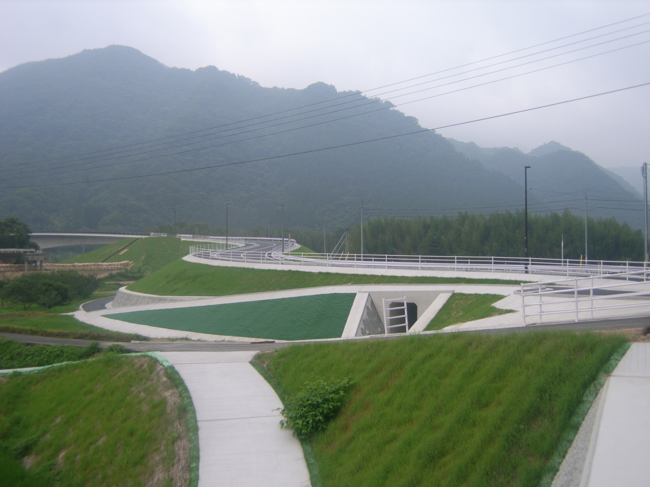 江の川川越大橋取付道路