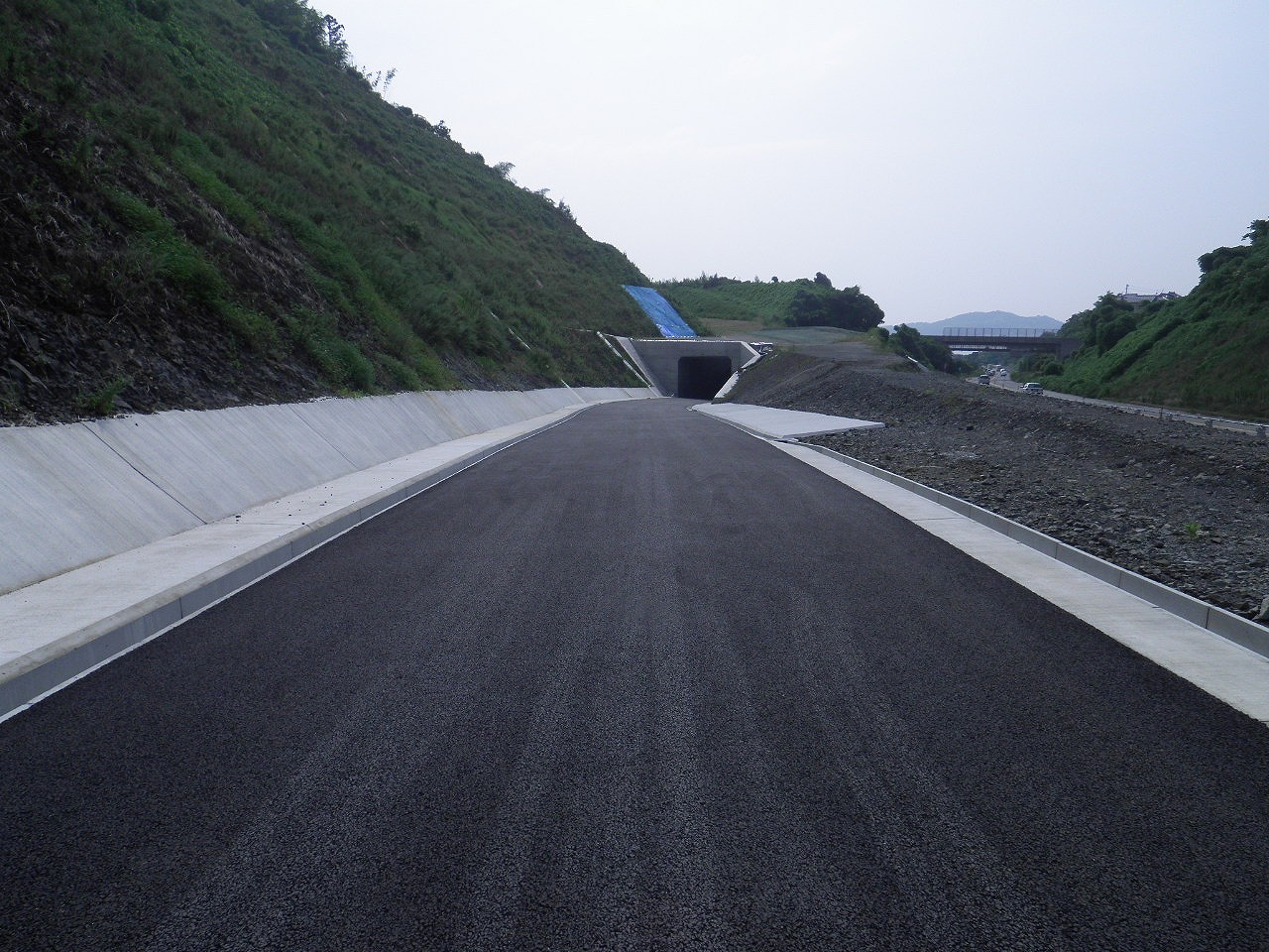 浜田・三隅道路原井地区舗装