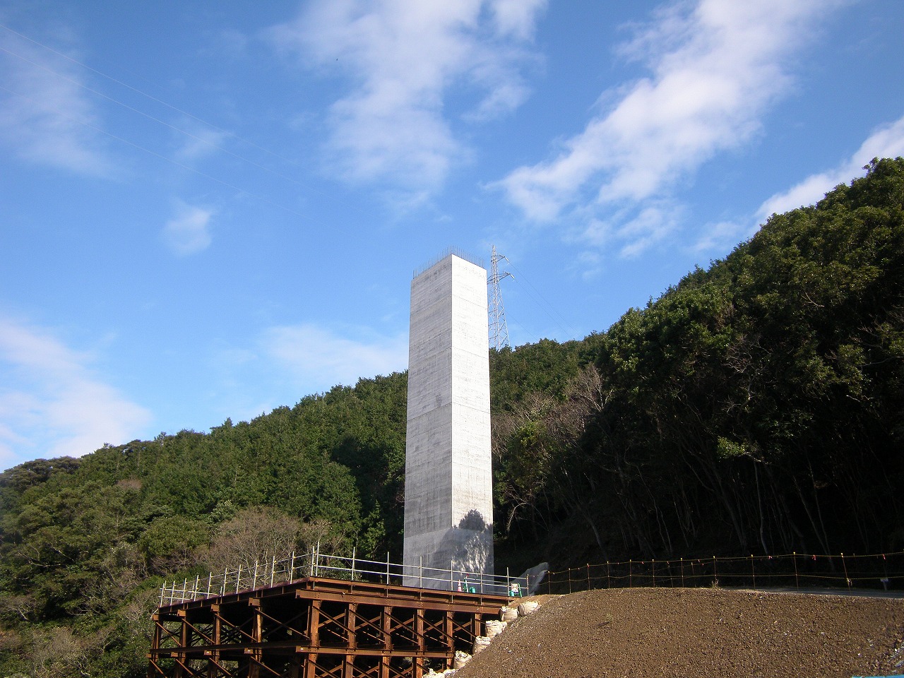 浜田・三隅道路折居川橋下部