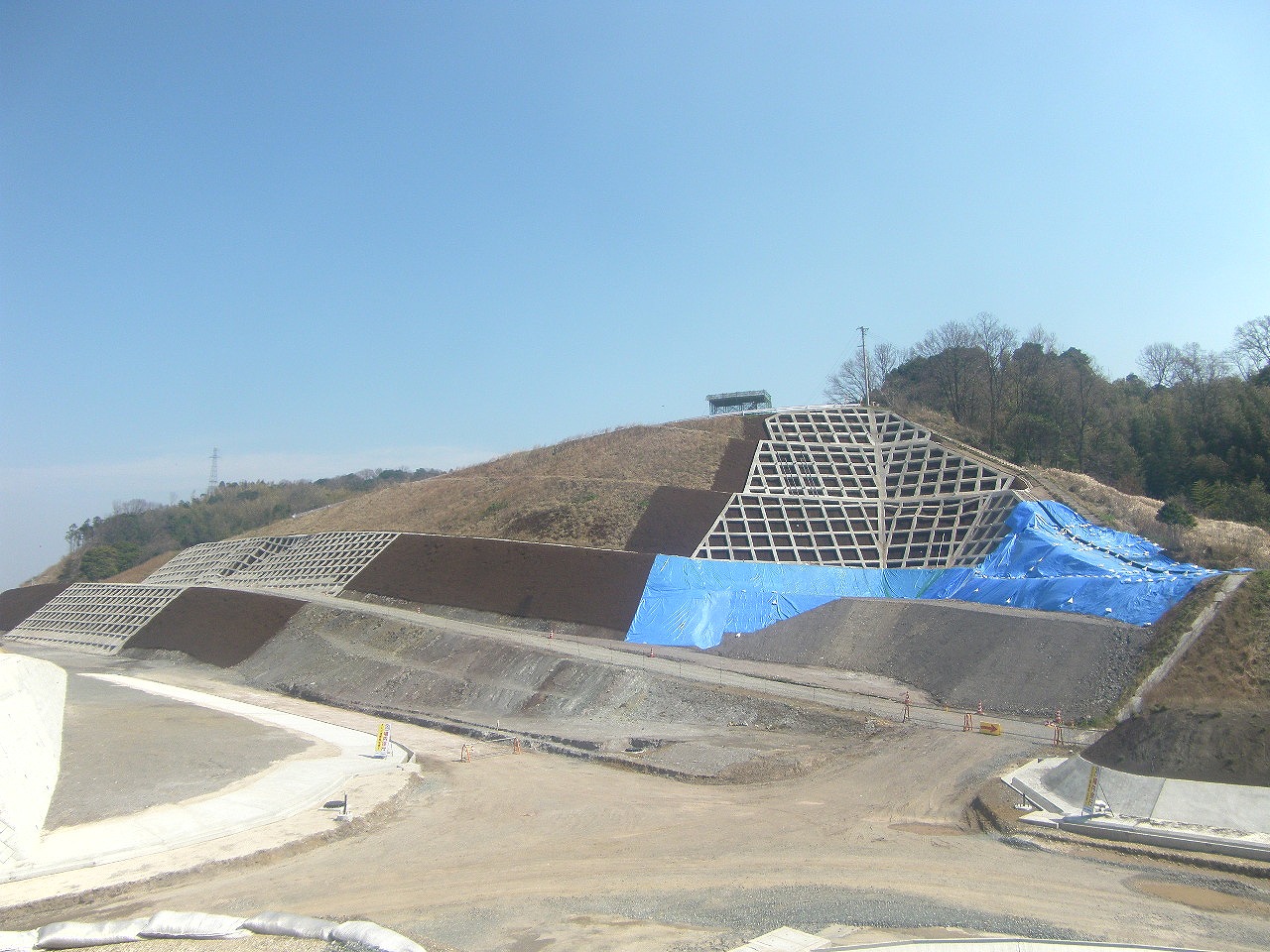 浜田・三隅道路熱田地区法面