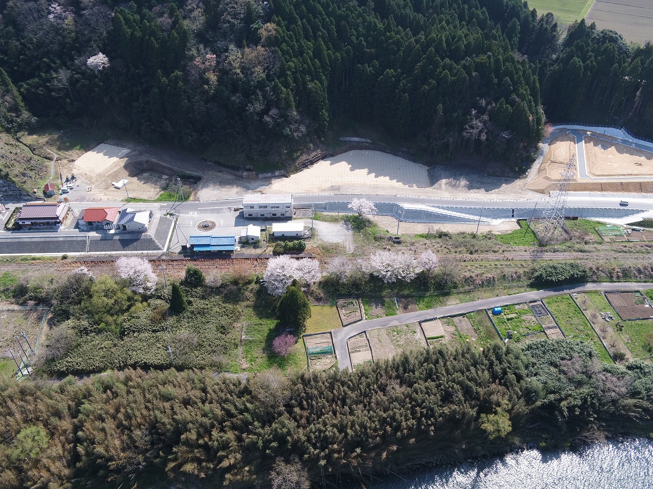 江の川川平地区築堤護岸工事