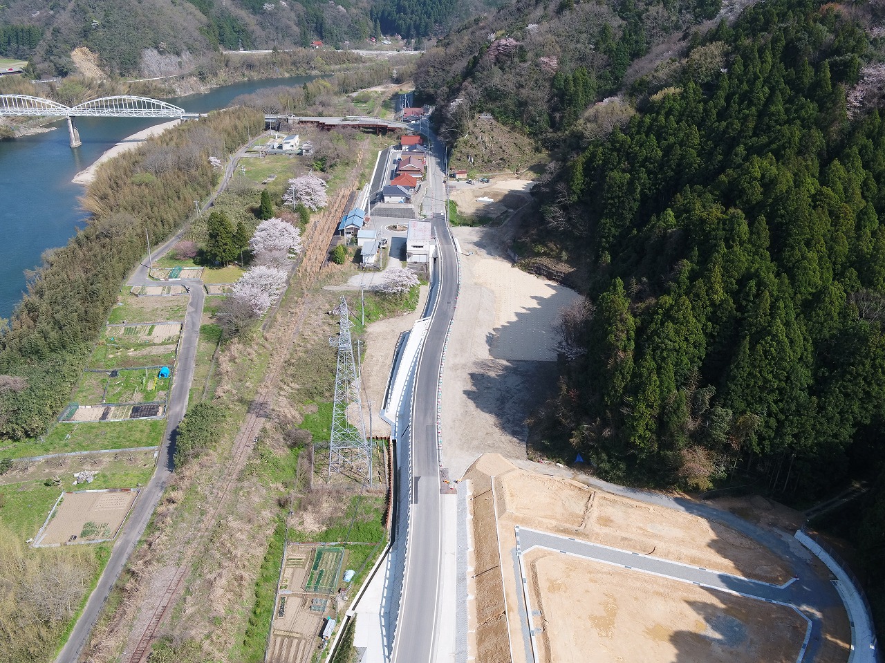 江の川川平地区築堤護岸工事