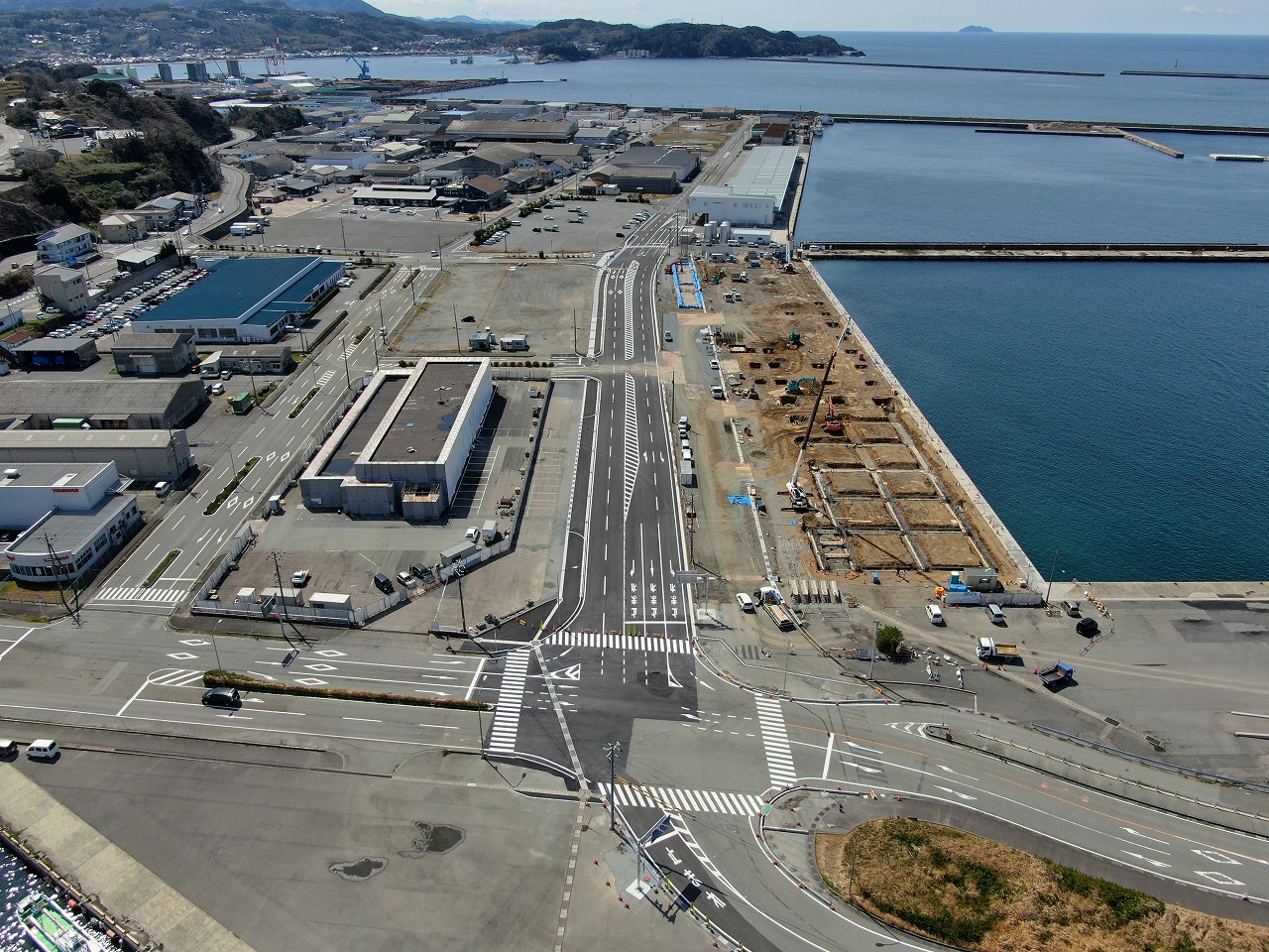 浜田漁港４号荷さばき所整備道路移設工事（その２）
