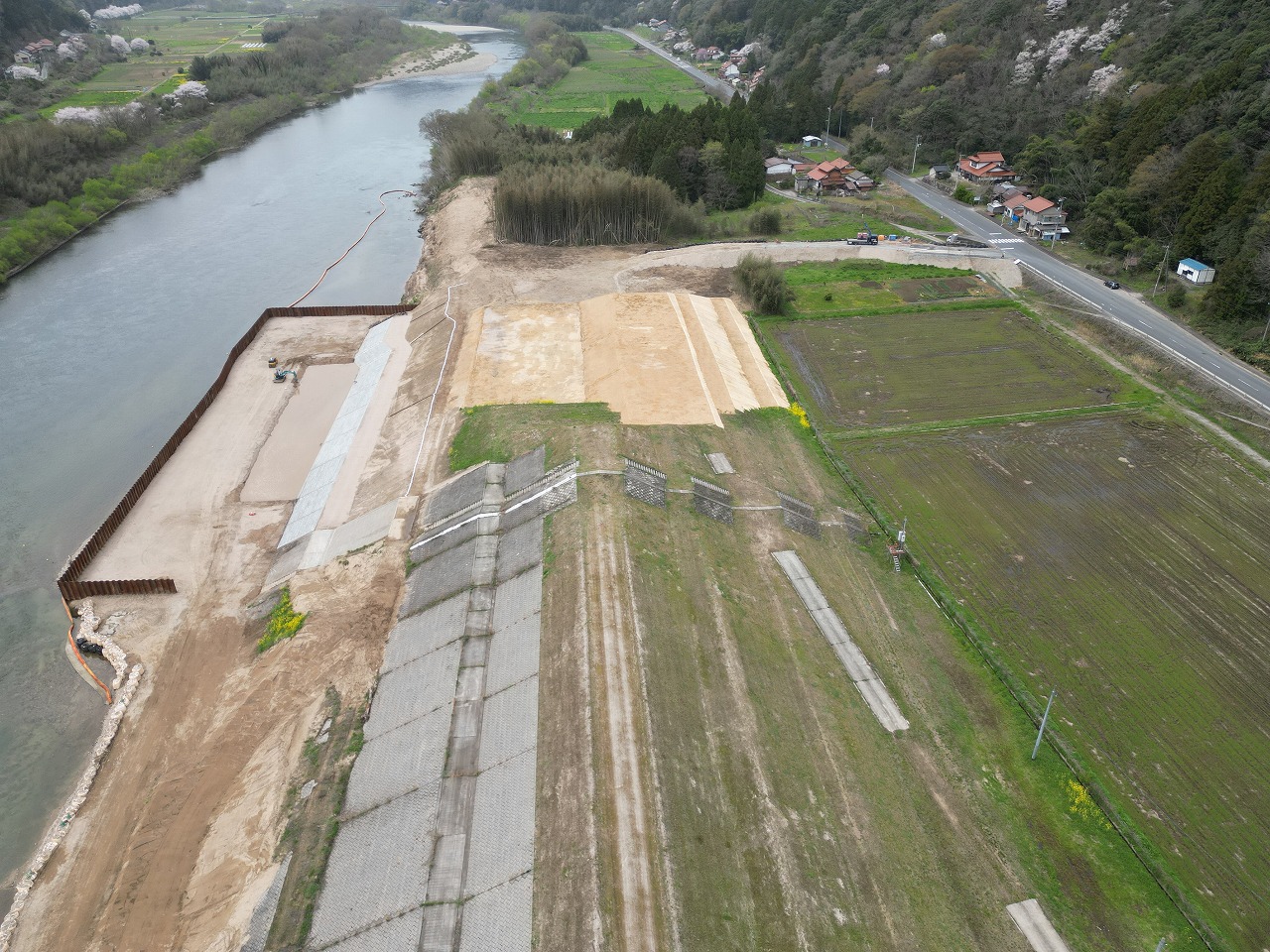 令和４年度江の川大貫地区第２築堤護岸外